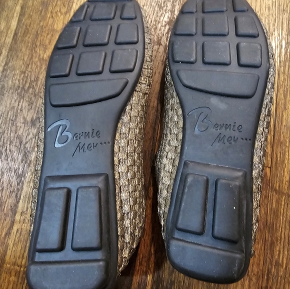 New! Sparkly Gold Bernie Mev. Demure Flats - Size 41 - NIB - Picture 5 of 7